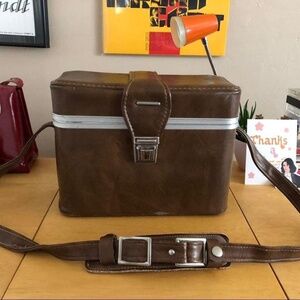 Vintage 70s Retro Camera Box Bag 💼